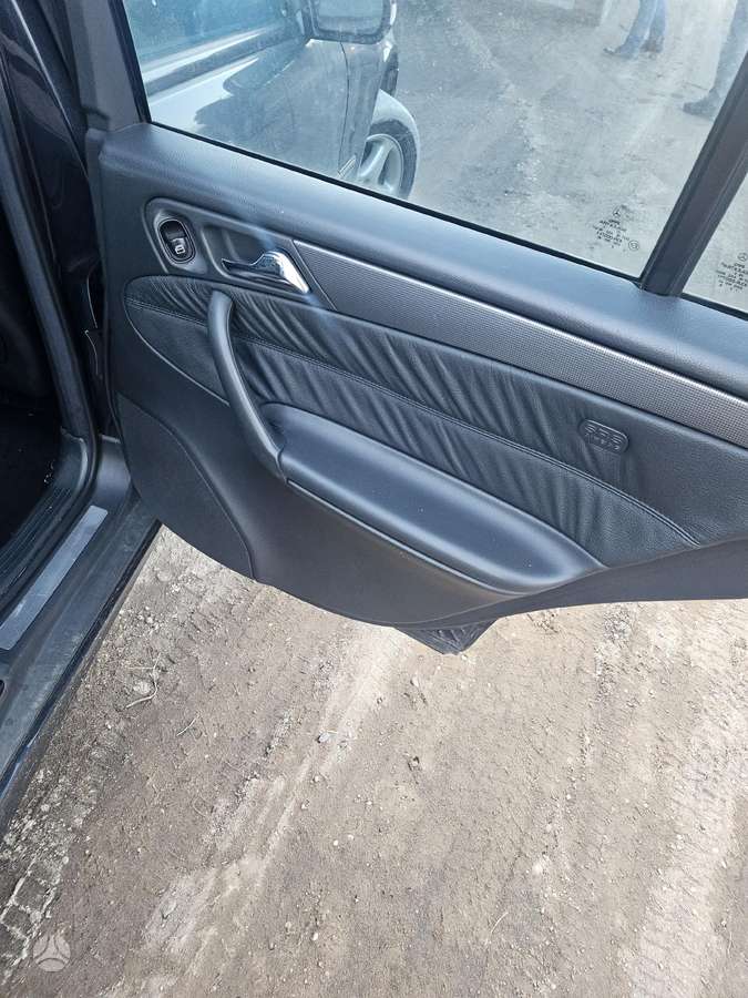 Mercedes-Benz C klasė по частям