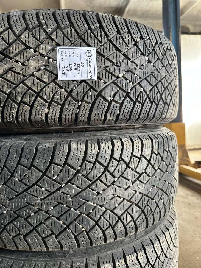 Nokian, žieminės 235/55 R19