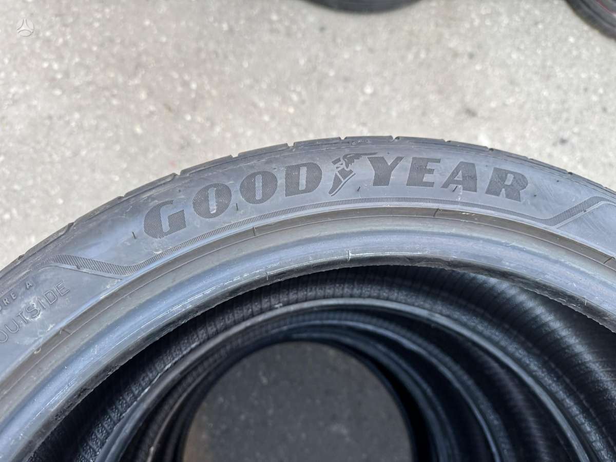 Goodyear EfficientGrip, vasaras 215/45 R20