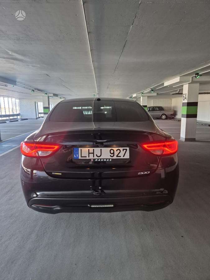 Chrysler 200, 2.4 l., Седан