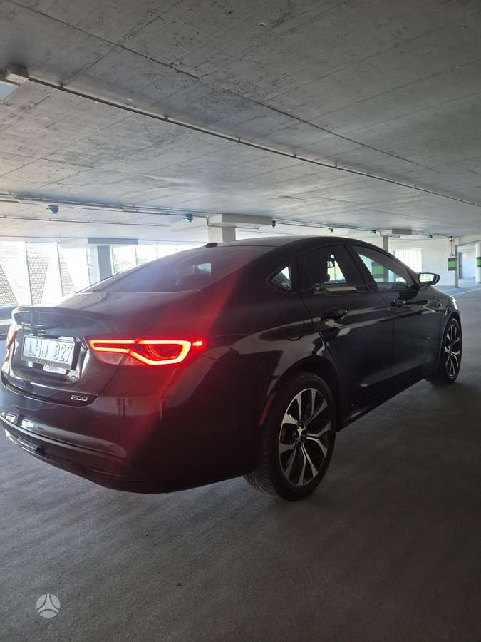Chrysler 200, 2.4 l., Седан