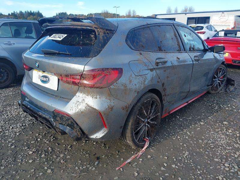 BMW 1 serija dalimis