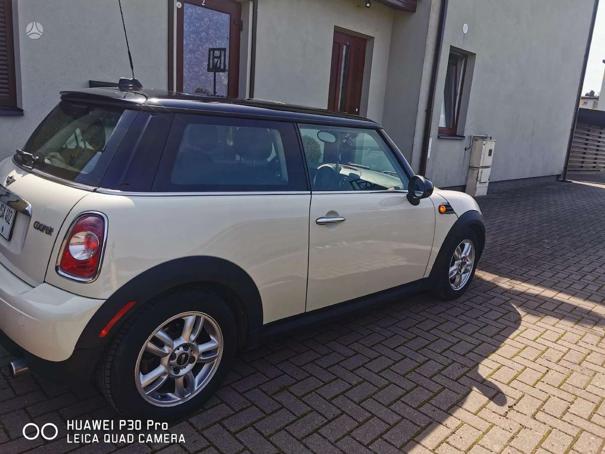 Mini Cooper, 1.6 l., hatchback