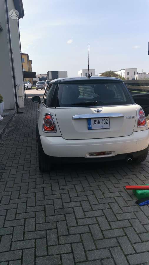 Mini Cooper, 1.6 l., hatchback