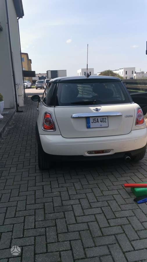 Mini Cooper, 1.6 l., hatchback