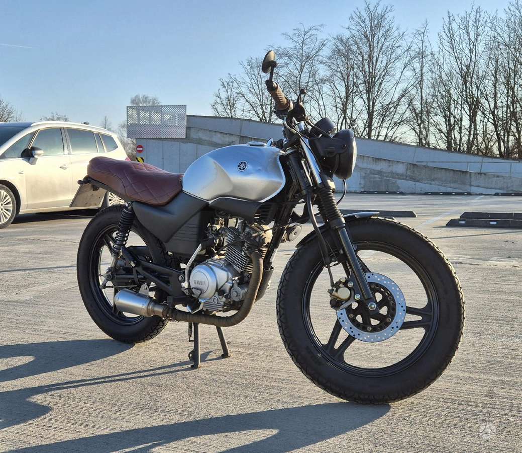Yamaha YBR 125cc, street / classic
