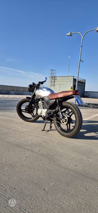 Yamaha YBR 125cc, street / classic