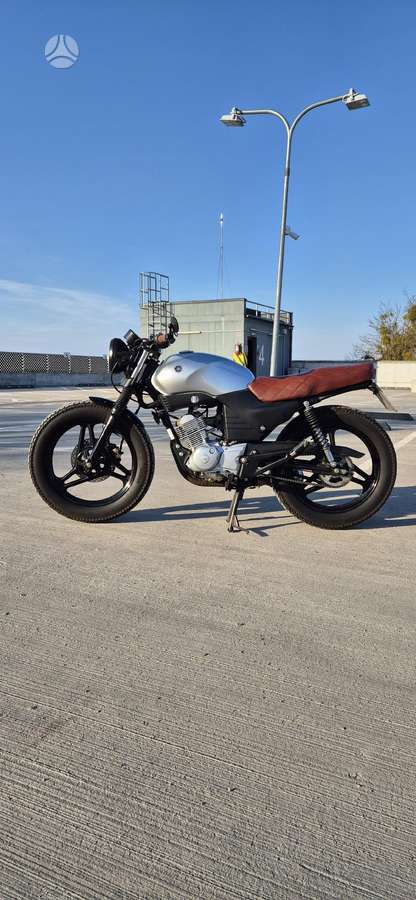 Yamaha YBR 125cc, street / classic