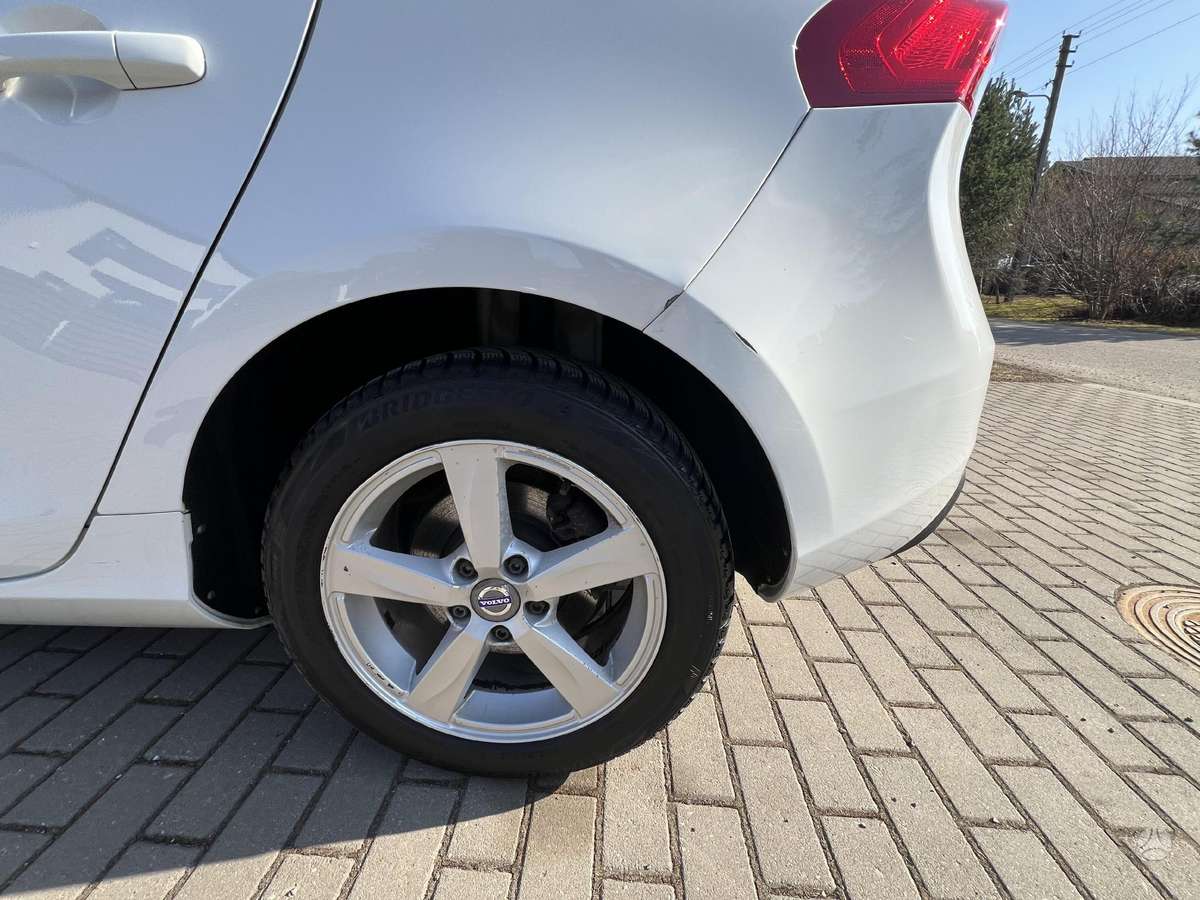 Volvo V40, 2.0 l., hatchback