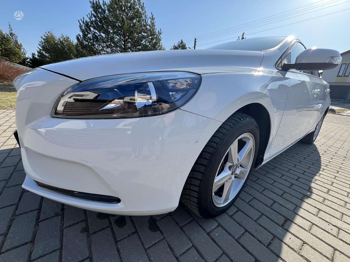 Volvo V40, 2.0 l., hatchback