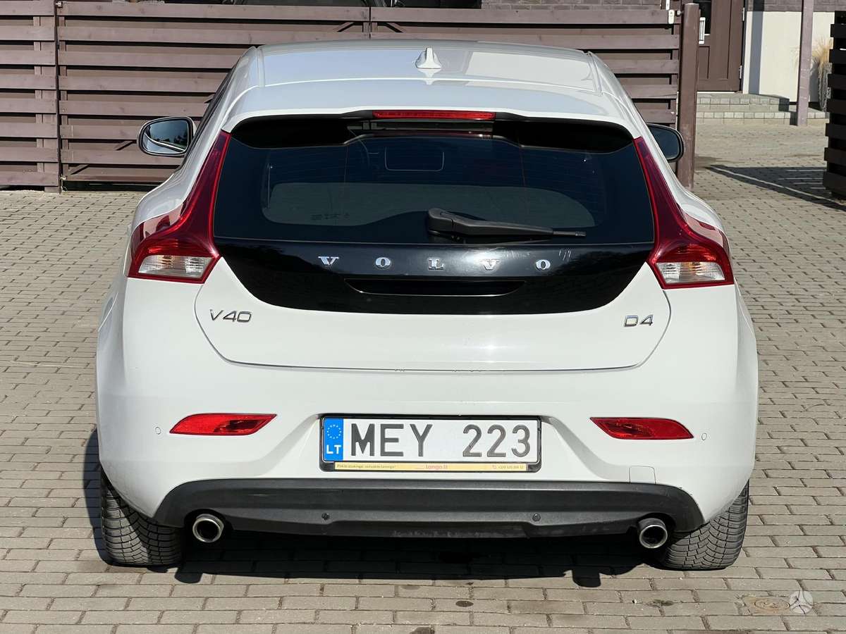 Volvo V40, 2.0 l., hatchback