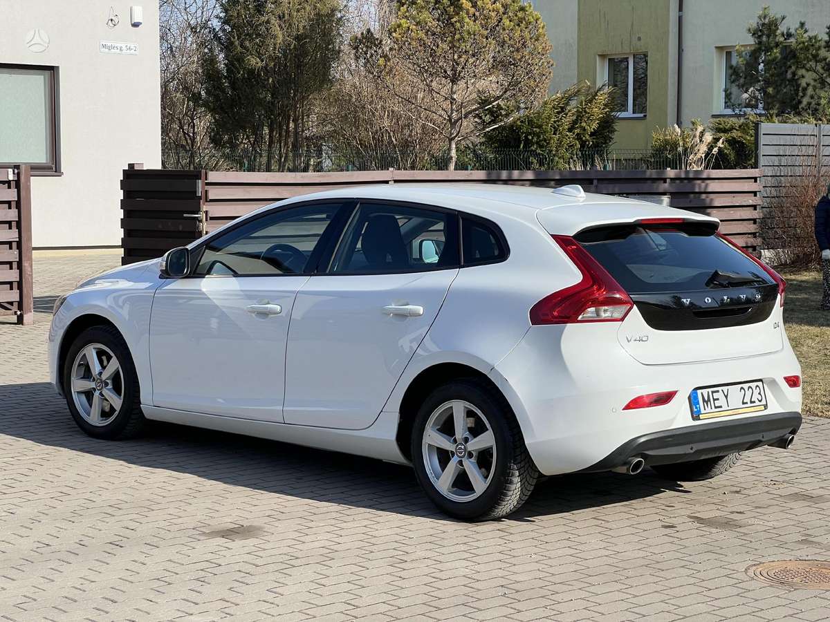 Volvo V40, 2.0 l., hatchback
