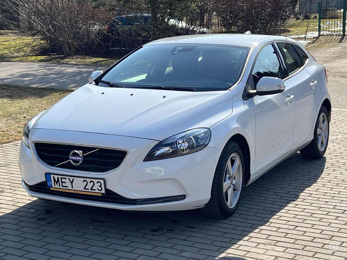 Volvo V40, 2.0 l., hatchback