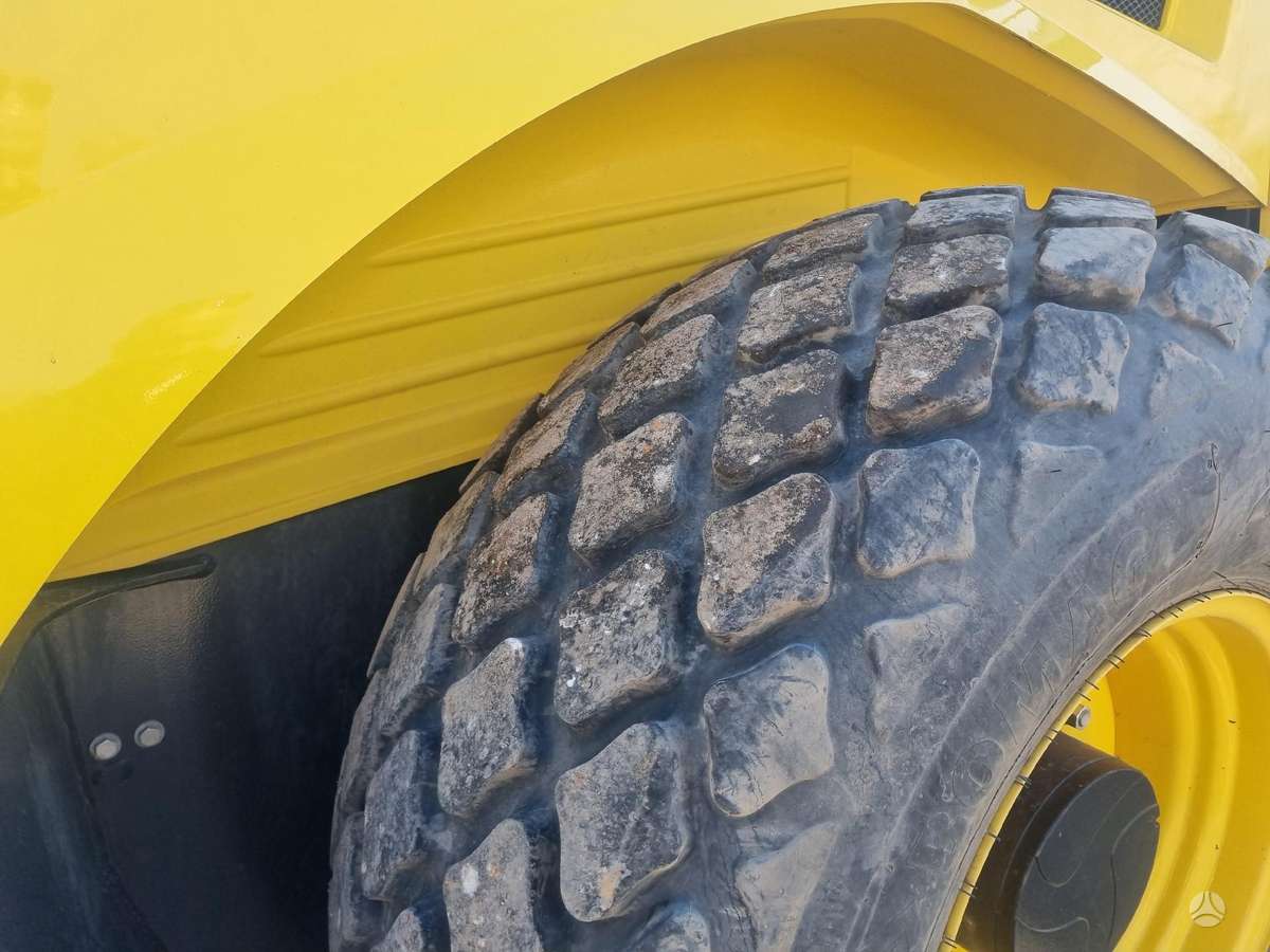 Bomag BW200, vibro technika