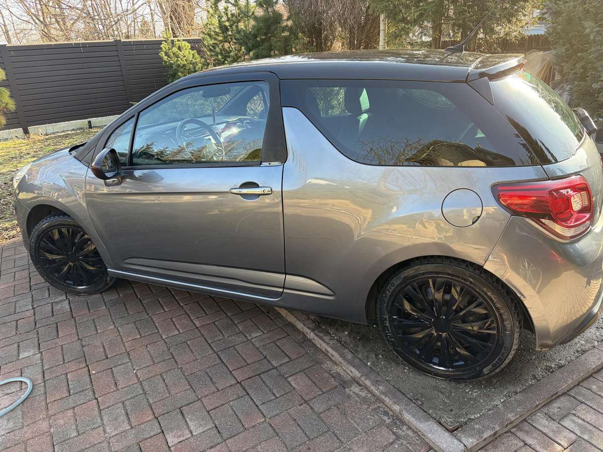 Citroen DS3, 1.6 l., Хэтчбек