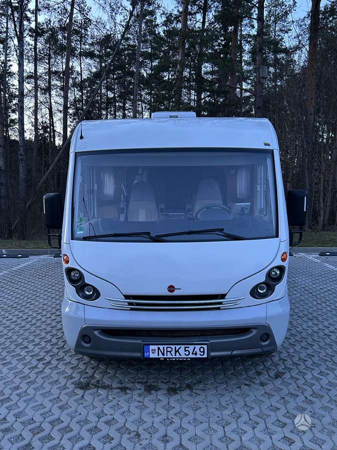 Bürstner Elegance 686i, campers
