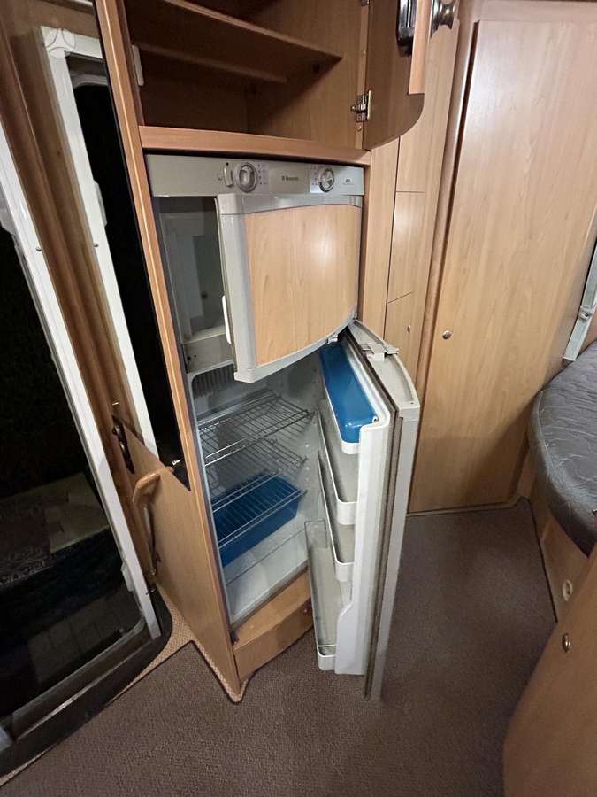 Bürstner Elegance 686i, campers