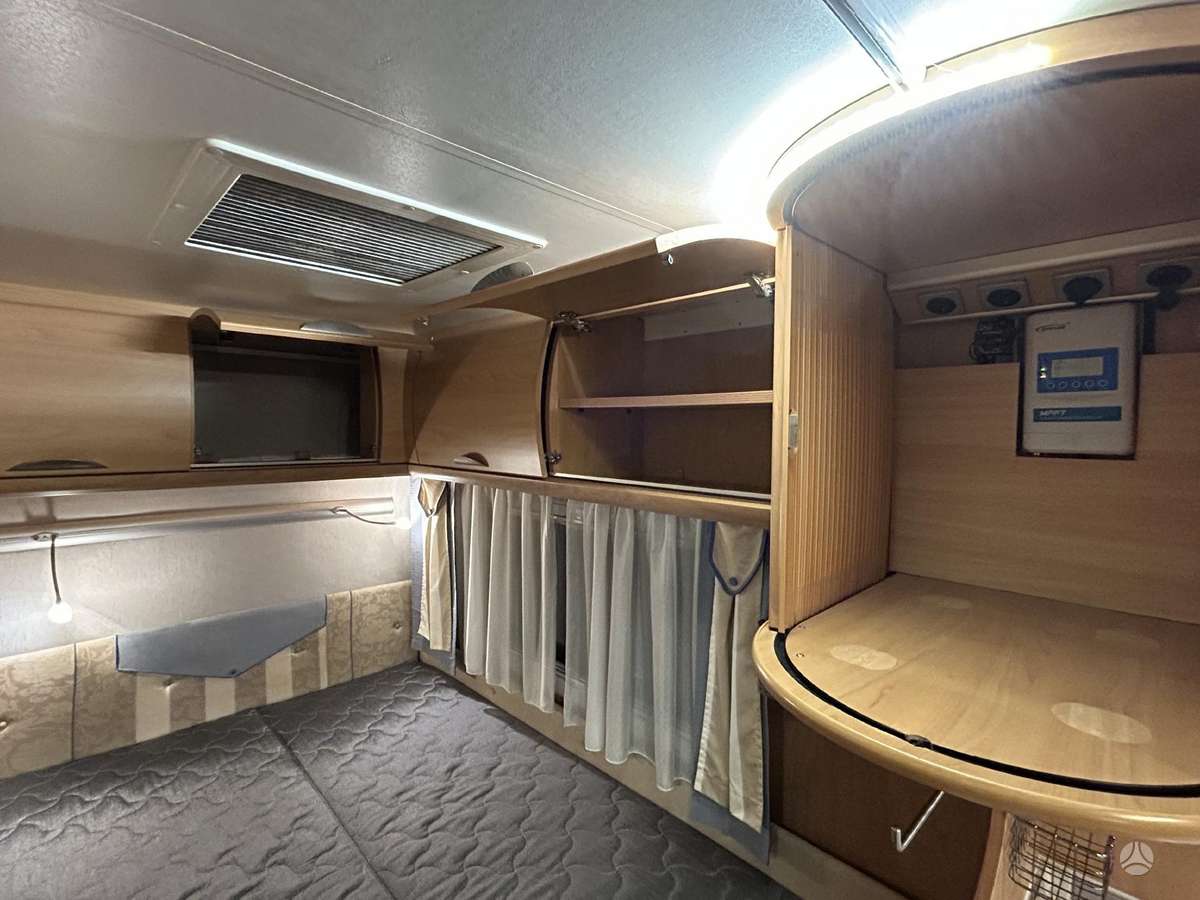 Bürstner Elegance 686i, campers