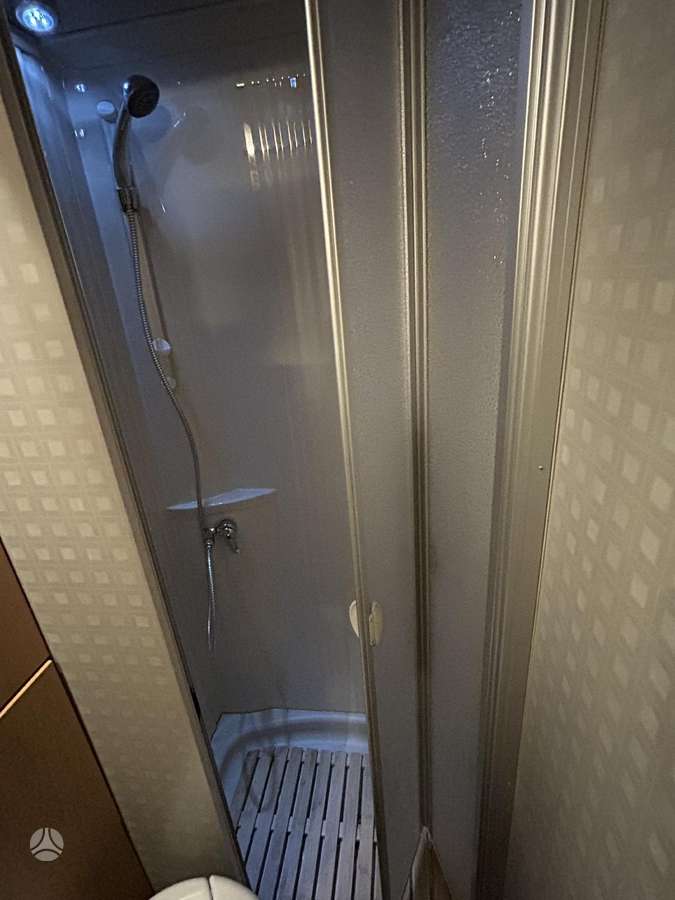 Bürstner Elegance 686i, campers