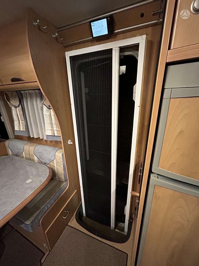 Bürstner Elegance 686i, campers