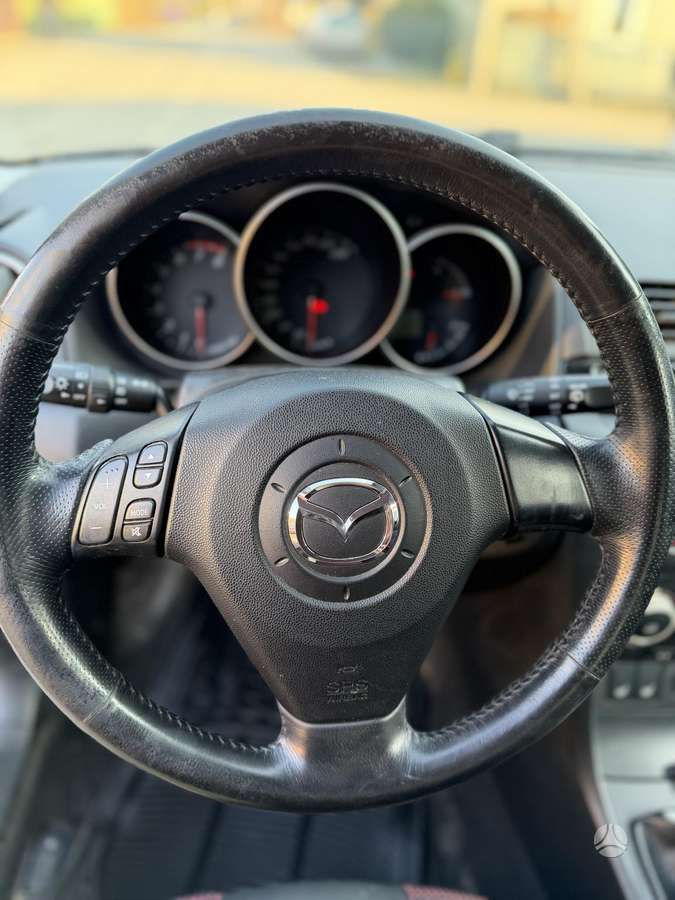 Mazda 3, 1.6 l., Хэтчбек