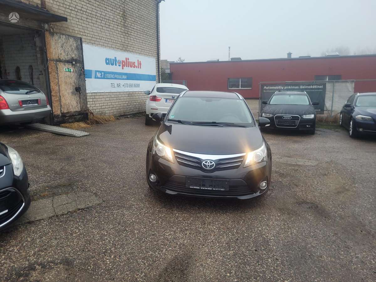Toyota Avensis - 1