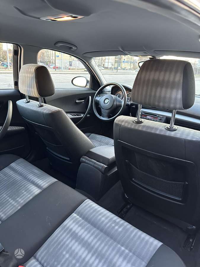 BMW 120, 2.0 l., hatchback