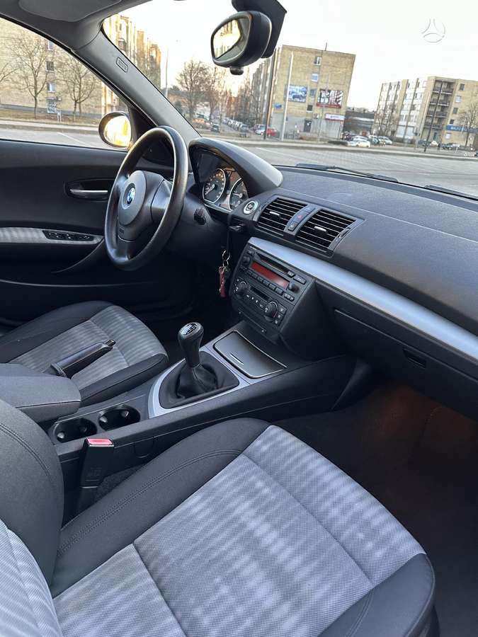 BMW 120, 2.0 l., hatchback