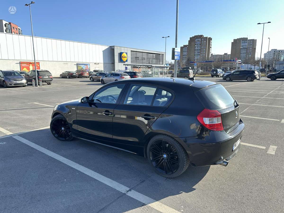 BMW 120, 2.0 l., hatchback