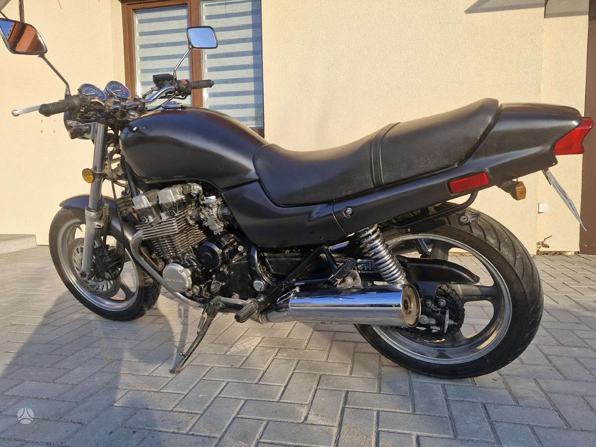Honda CB 750cc, street / classic