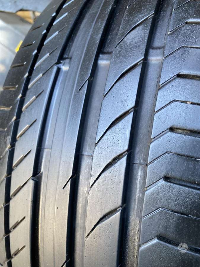 Continental, vasaras 235/45 R19