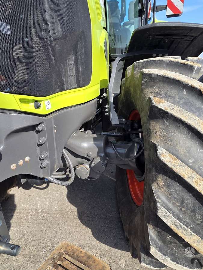 Claas Axion 830, traktori