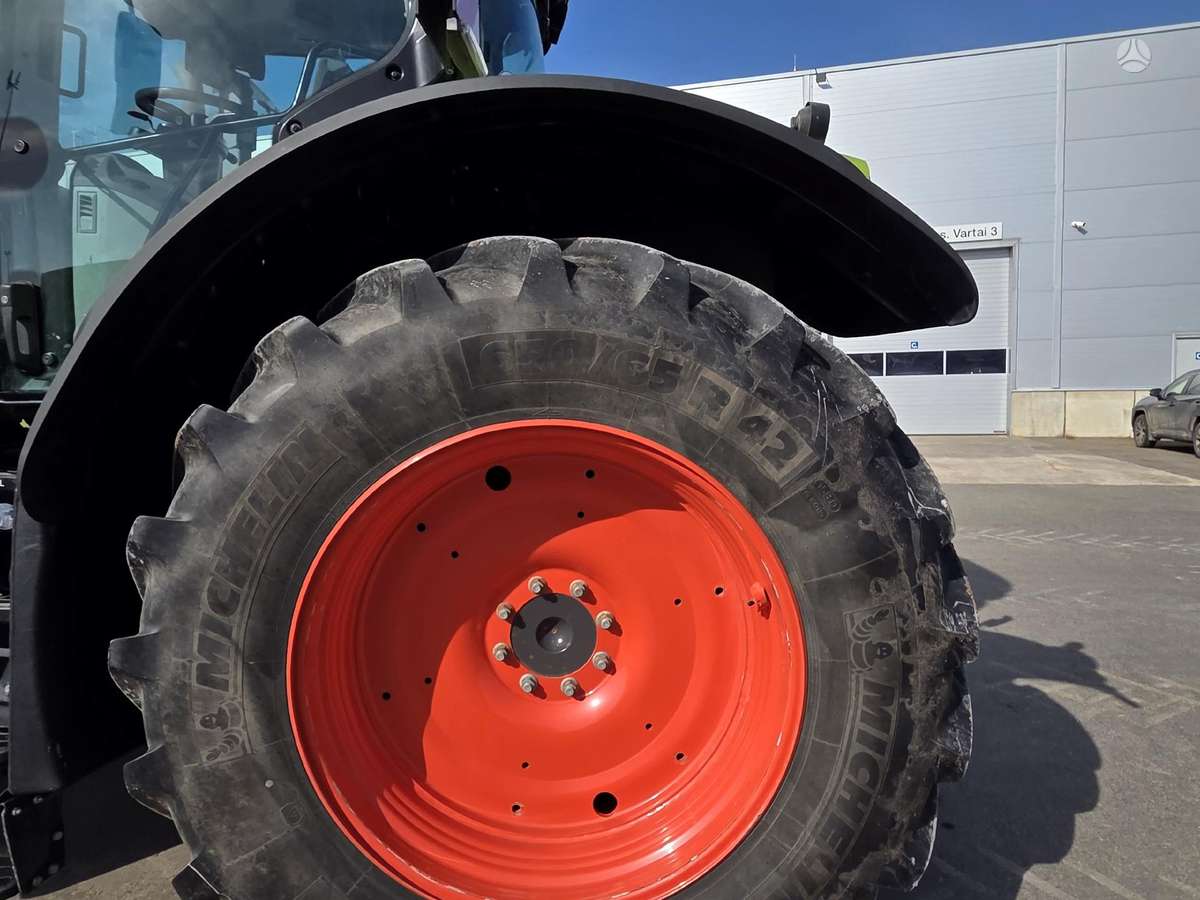 Claas Axion 830, traktori