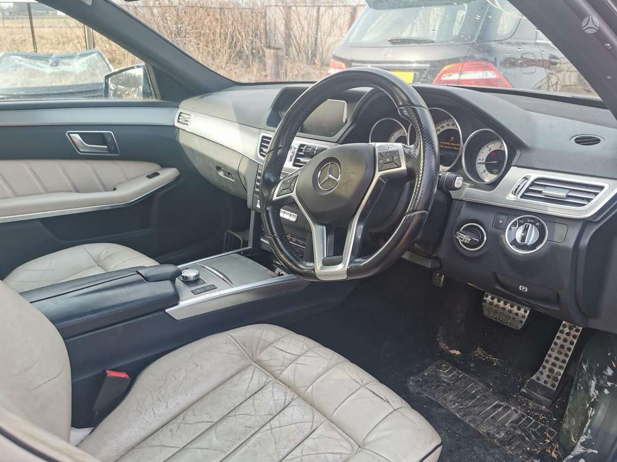 Mercedes-Benz E350 rezerves daļās