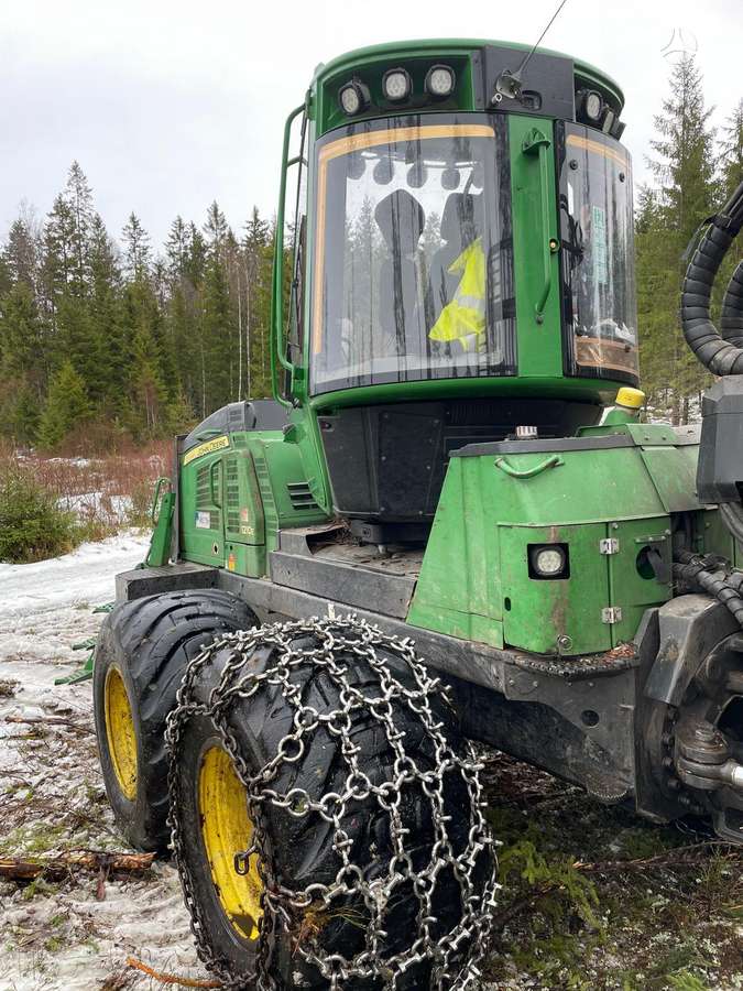 John Deere 1210 E (F578), medvežės