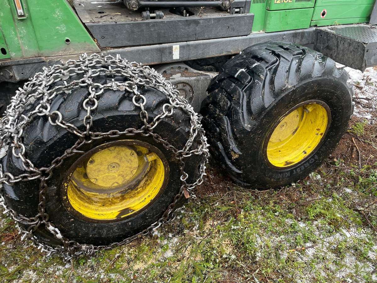 John Deere 1210 E (F578), форвардеры