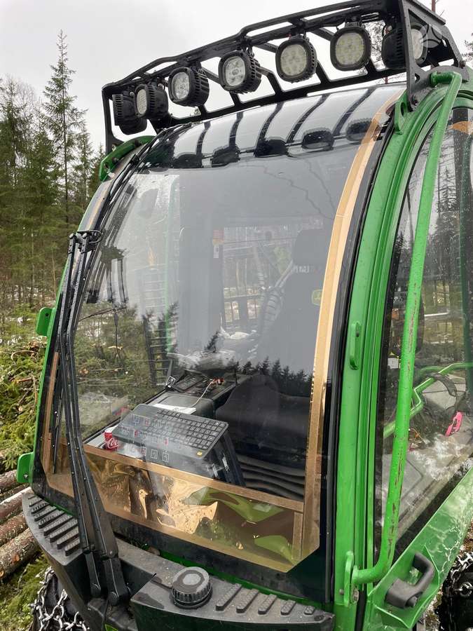 John Deere 1210 E (F578), форвардеры