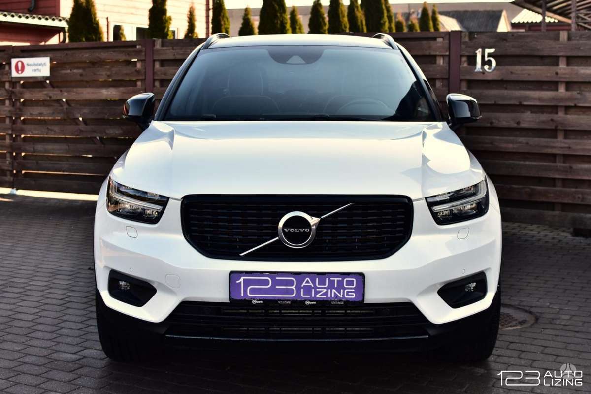 Volvo XC40, 2.0 l., off-road / crossover