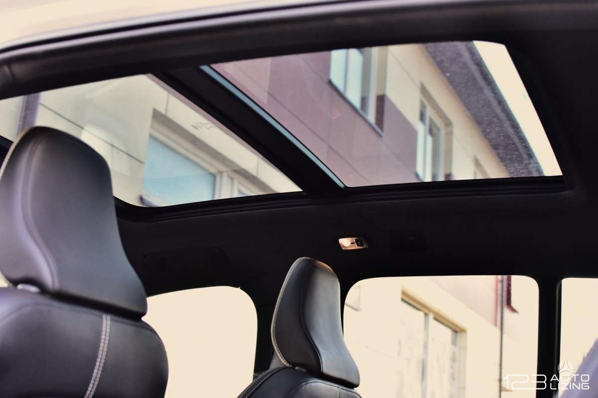 Volvo XC40, 2.0 l., off-road / crossover