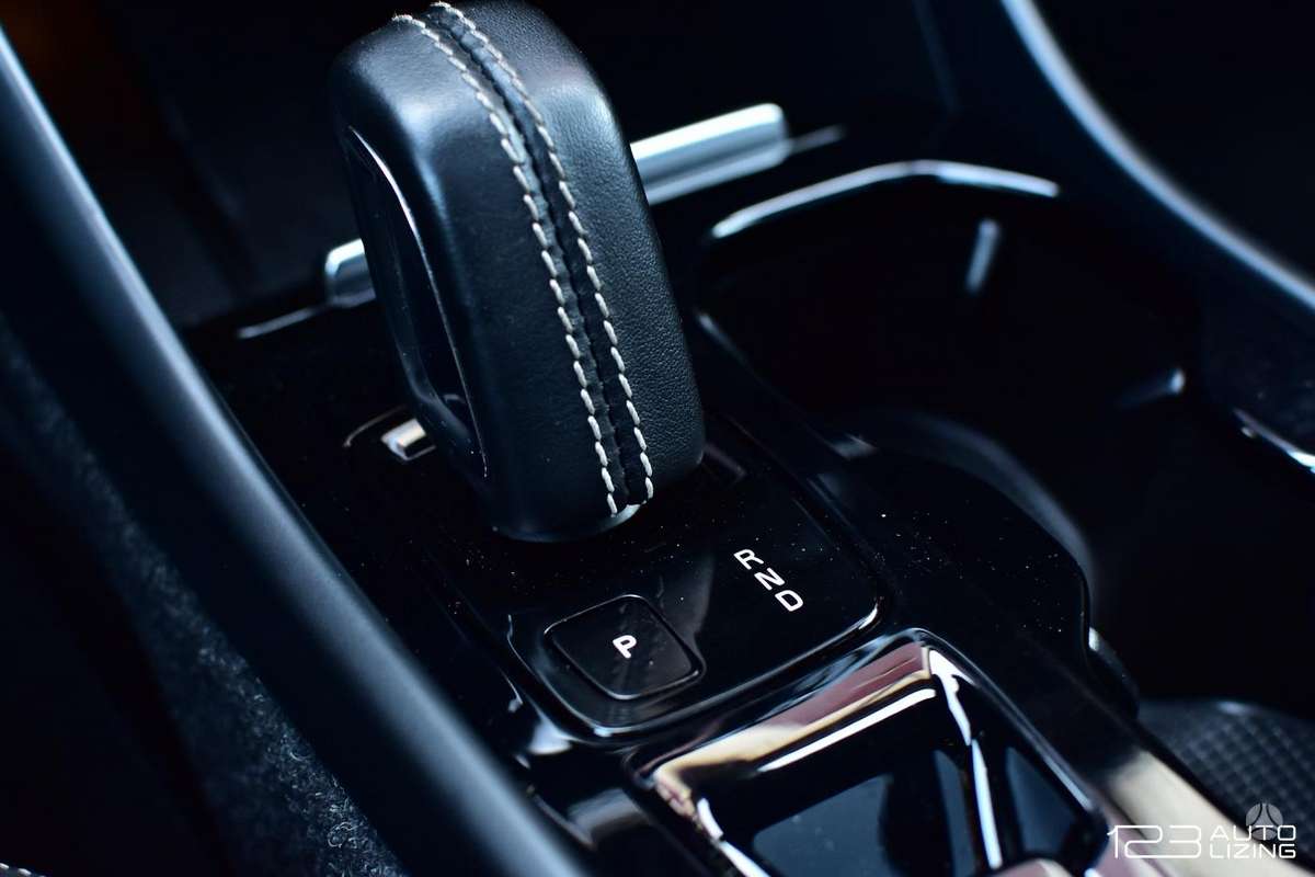 Volvo XC40, 2.0 l., off-road / crossover