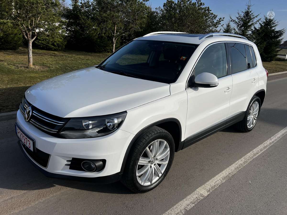 Volkswagen Tiguan - 1