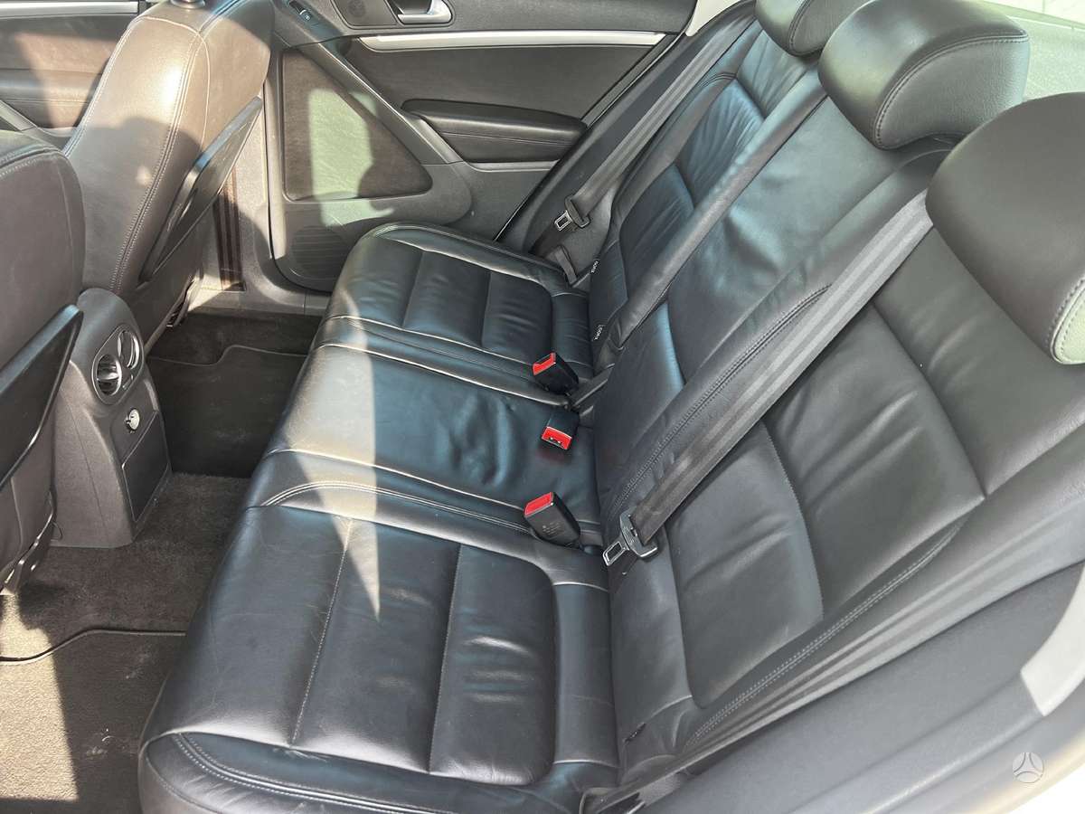Volkswagen Tiguan - 9