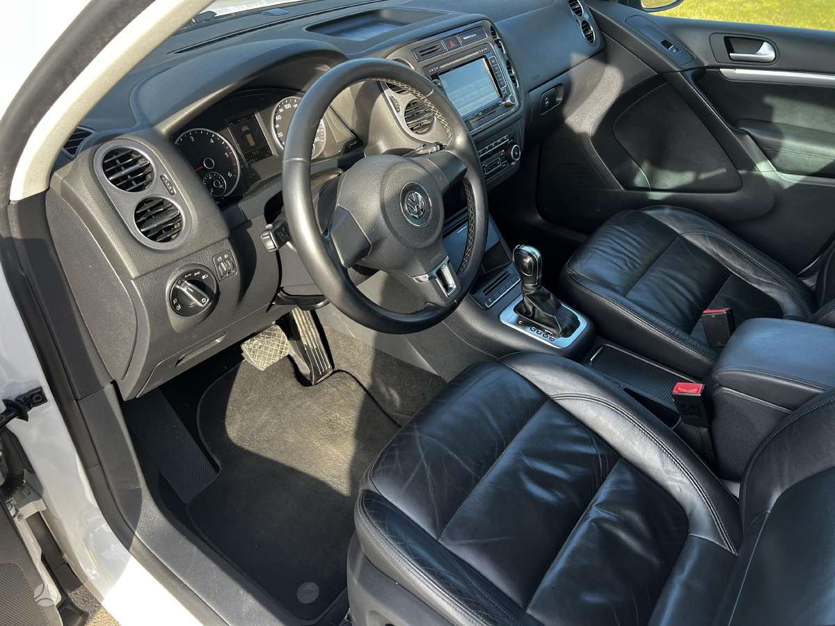 Volkswagen Tiguan - 10