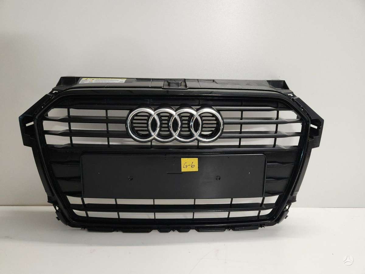 Audi A1, 8XA 853 651 B, front grill