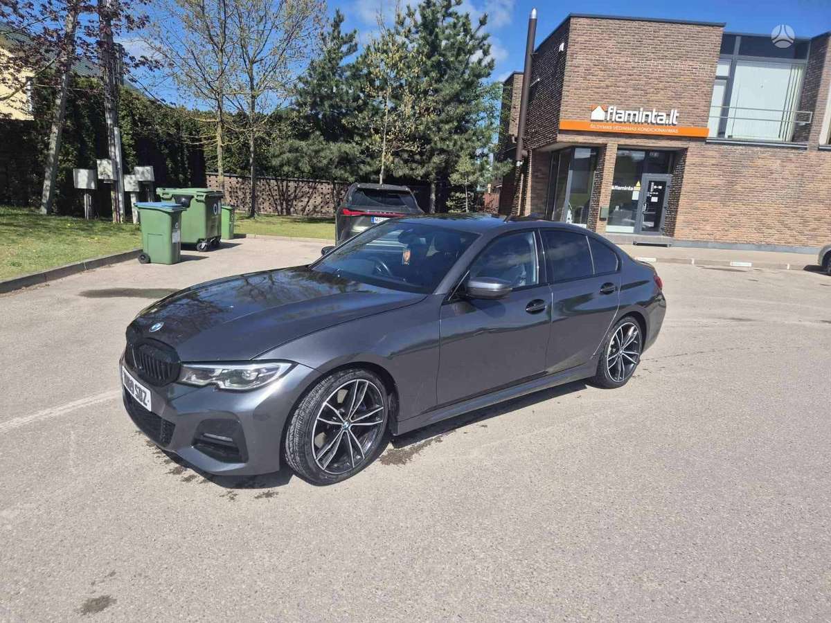 BMW 330, 2.0 l., Седан