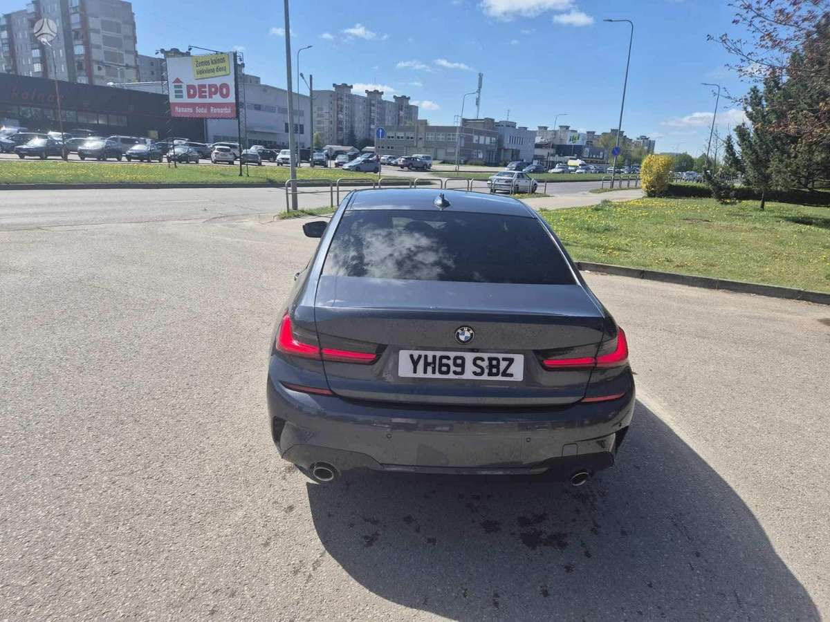 BMW 330, 2.0 l., Седан