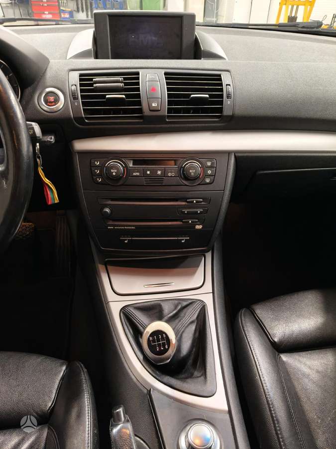 BMW 120, 2.0 l., hatchback