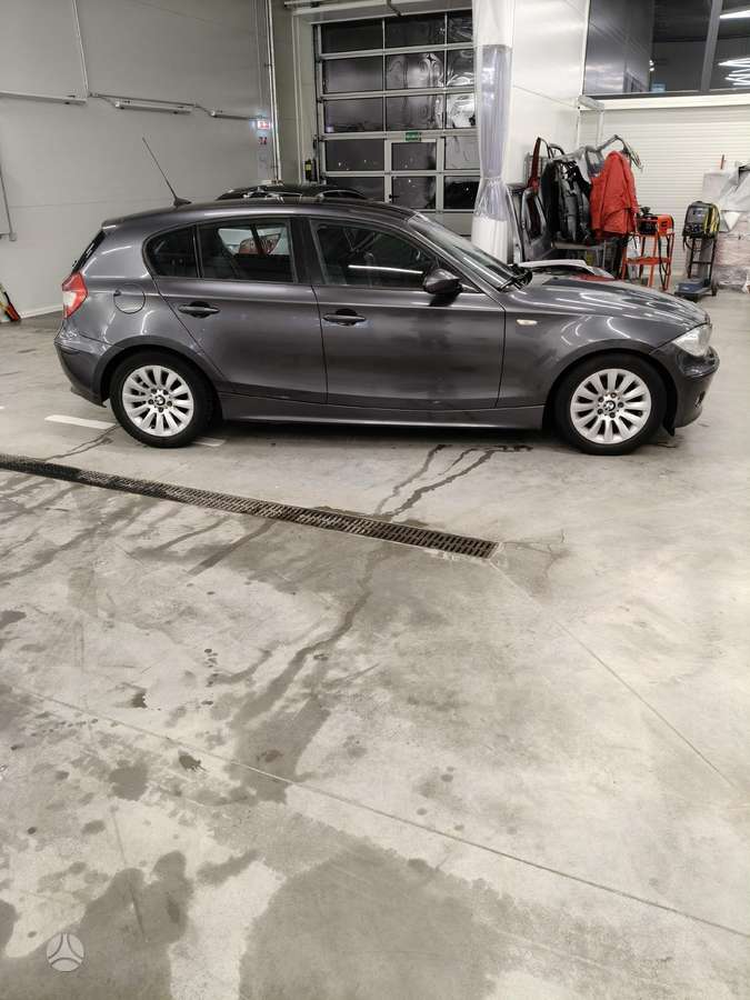BMW 120, 2.0 l., hatchback