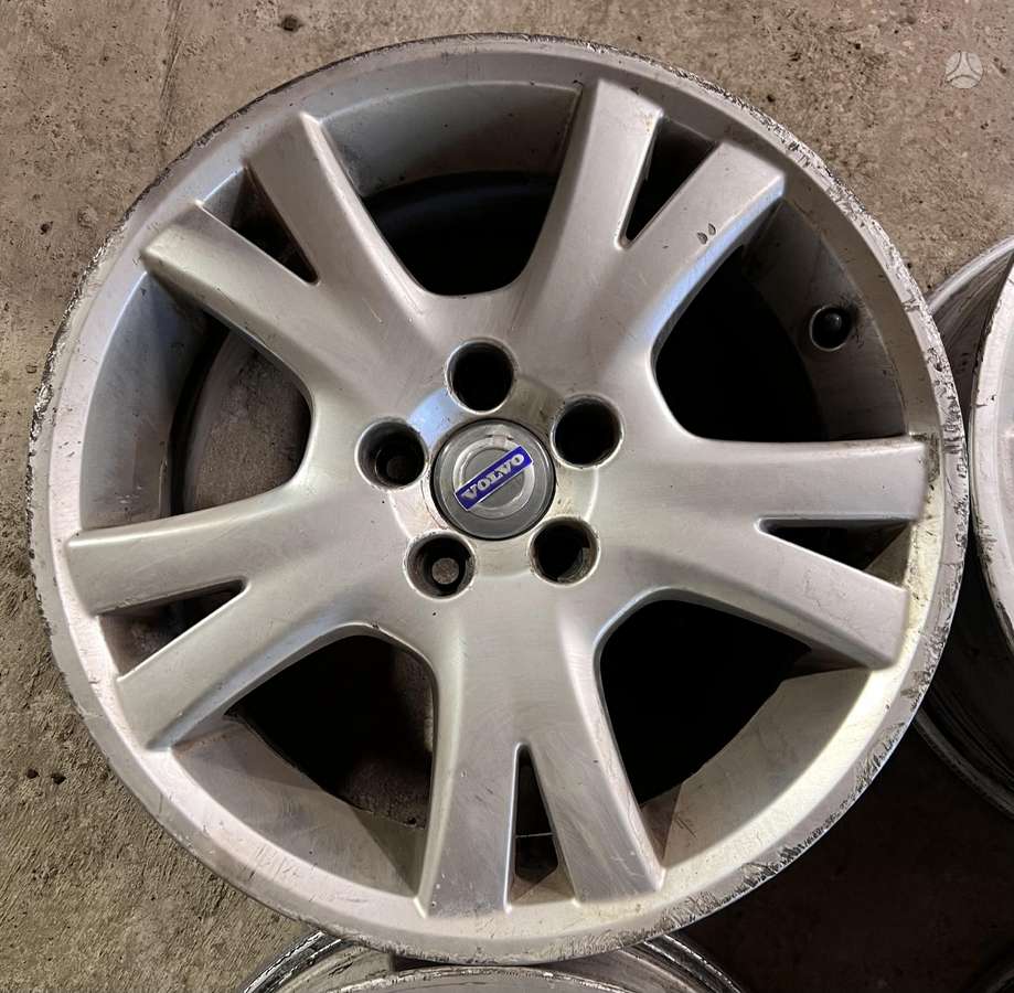 Volvo, lengvojo lydinio, R17