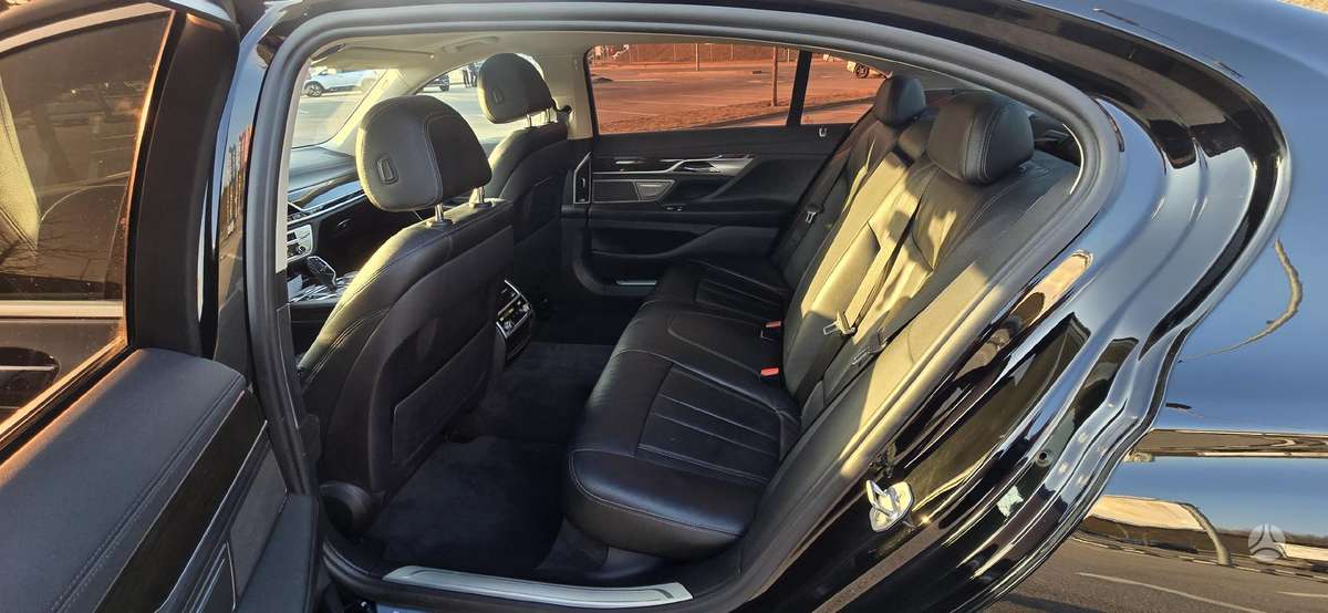 BMW 740, 3.0 l., Седан